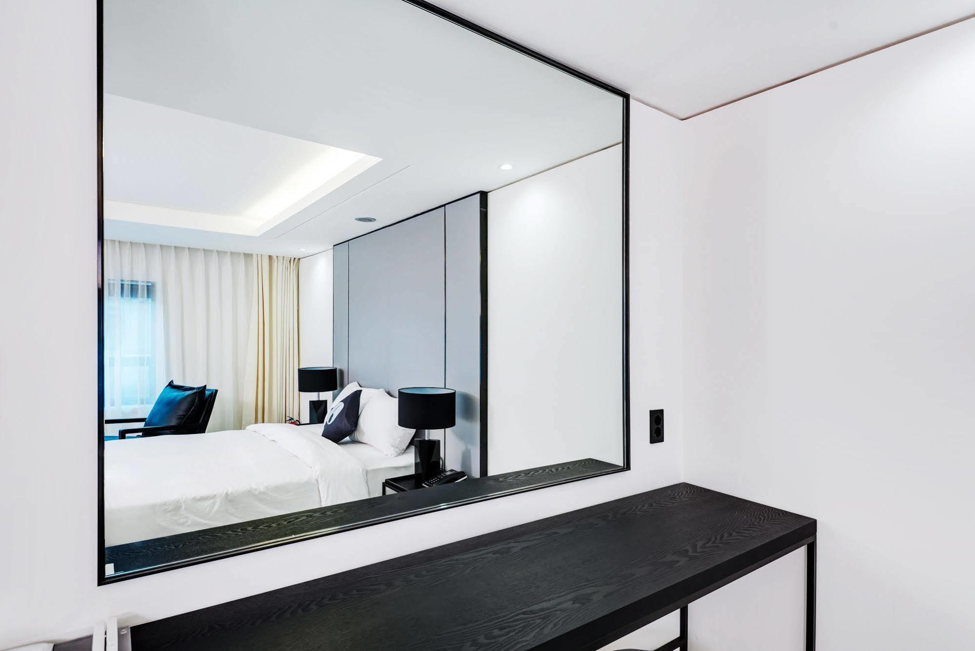 Hotel The Designers Yeouido Seoul Exterior photo